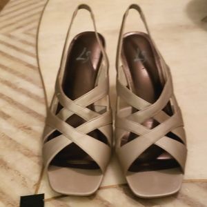 Life Stride Cicely Cloth Champagne Heels Sz-9M